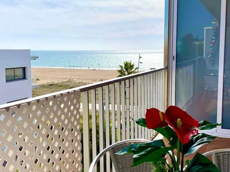 Beachfront Apartment Castelldefels 0*,