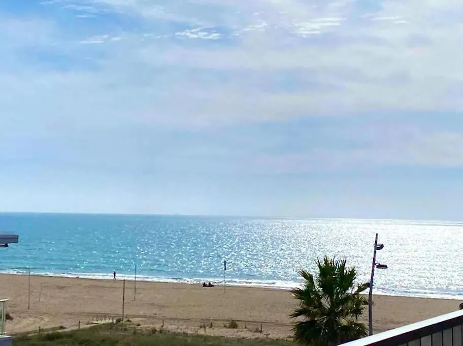 Beachfront Apartment Castelldefels