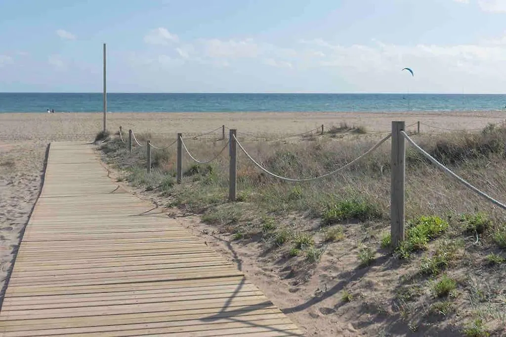 Beachfront Apartment Castelldefels
